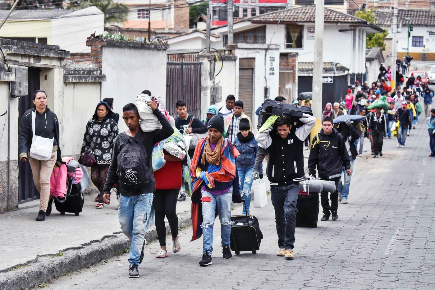 Venezuela. Alrededor de 2,3 millones de venezolanos han huido del país como consecuencia de la crisis, según las últimas cifras de la ONU, que alertó de la falta de alimentos y de medicinas que sufre la población. Perú es el segundo país que más venezolanos ha recibido en  este éxodo.