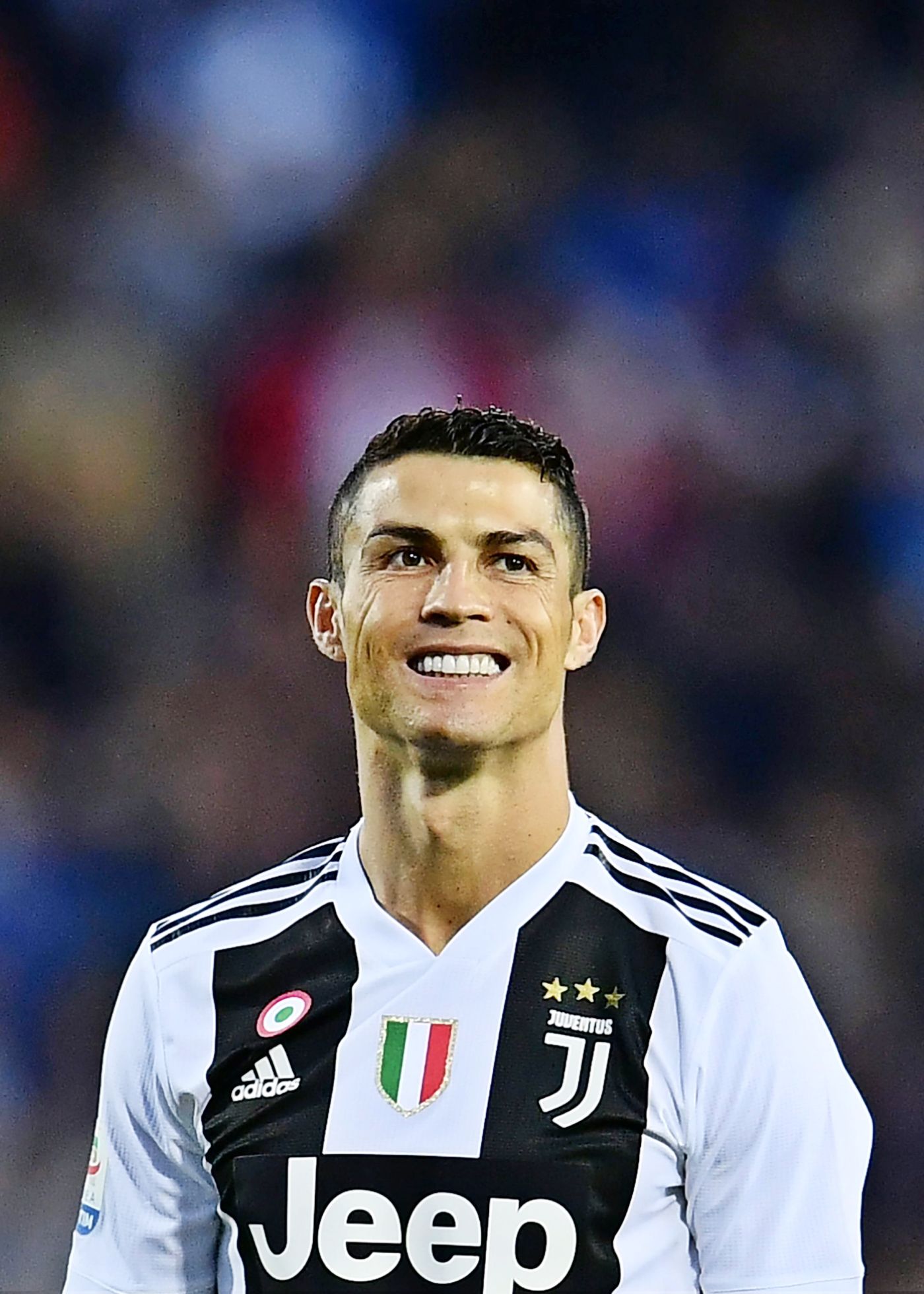  Cristiano Ronaldo dejó el Real Madrid, tras 9 años, por el fúbtol italiano.