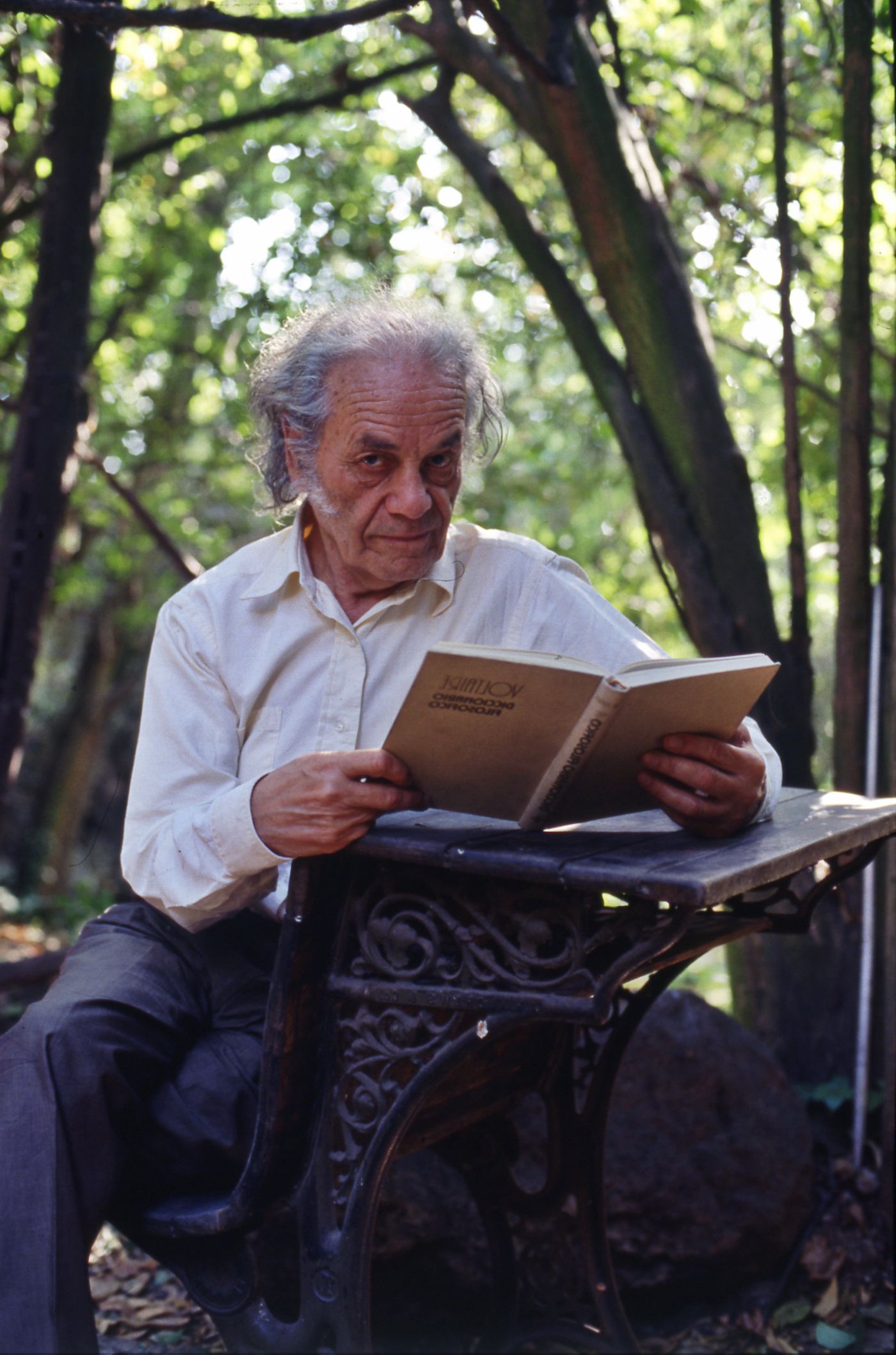 Nicanor Parra
Autor chileno, creador de la antipoesía, ejemplo de escritores en el mundo.