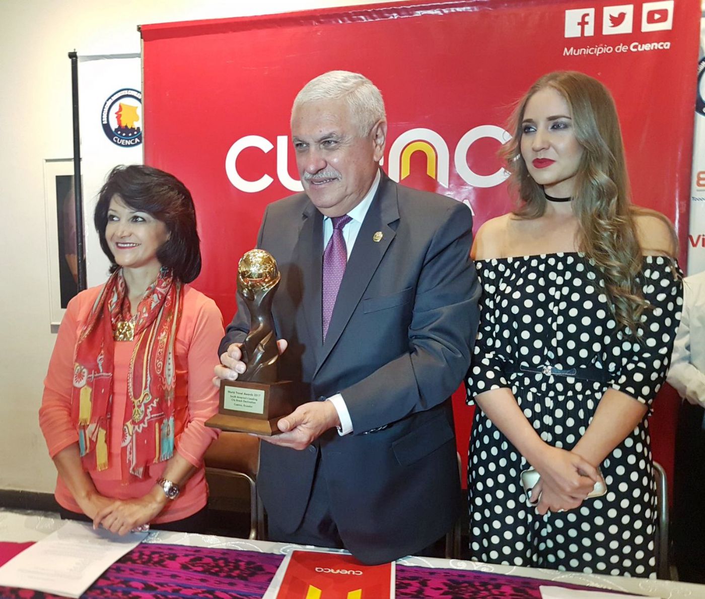  Por segundo año consecutivo, Cuenca obtuvo el premio como Mejor Destino para Vacaciones cortas en Sudamérica en los World Travel Awards. Foto: Archivo.