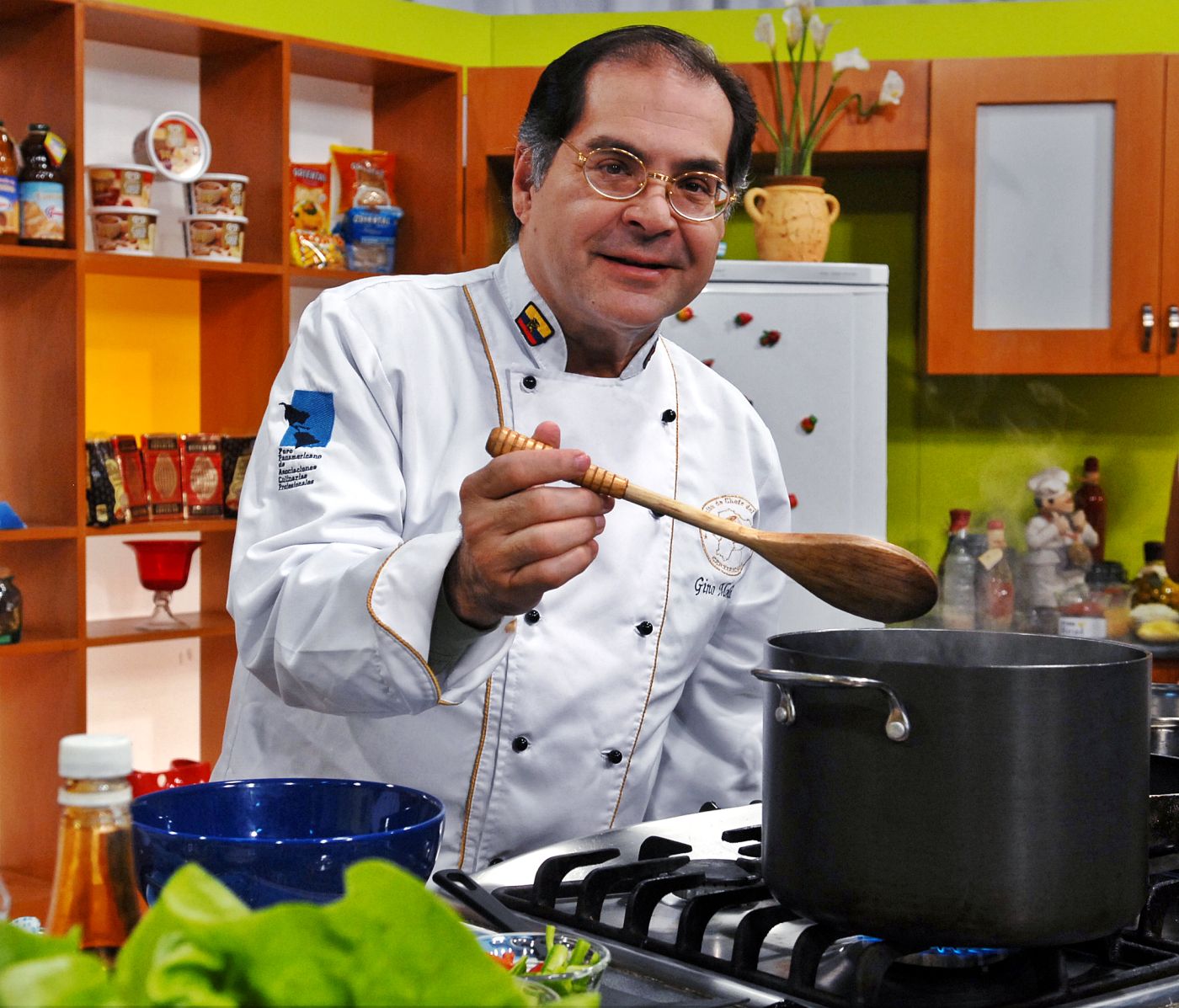Chef y presentador,
Gino Molinari. Sus recetas y libros le dieron a la gastronomía local un incentivo.