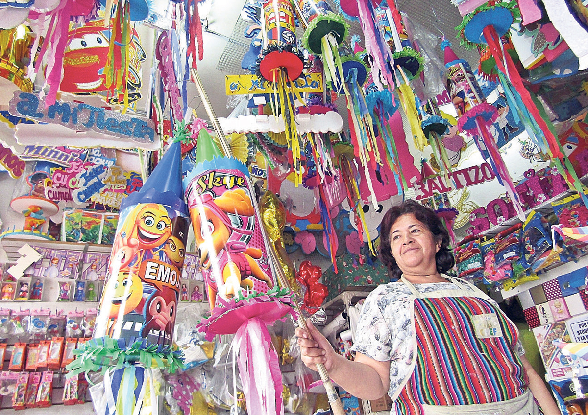 La piñata, alegría de artesanos