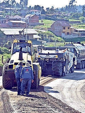 Retomaron trabajos en vía Guncay - El Valle