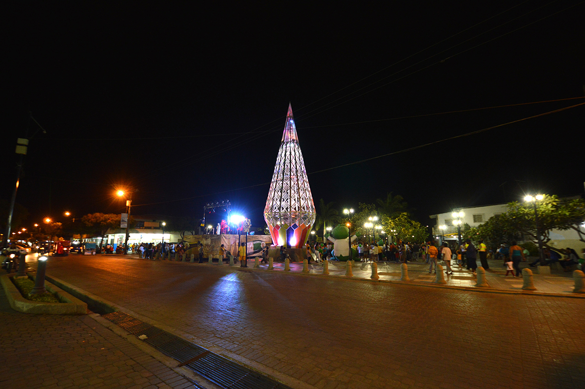 Árbol navideño se iluminará hoy